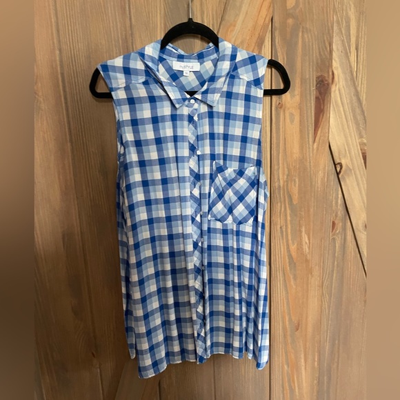 Ladies 1x blue and white checkered top - Picture 1 of 2